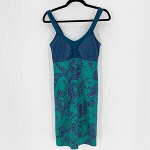 The North Face Cadence Dress side S Teal pink Pockets padded shelf bra Gorpcore